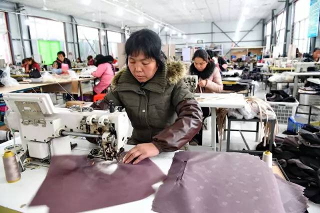 来党中央引领脱贫攻坚纪实CQ9电子app