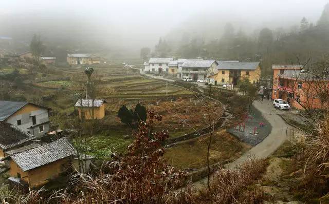 来党中央引领脱贫攻坚纪实CQ9电子app十八大以(图2) 来党中央引领脱贫攻坚纪实CQ9电子app十八大以(图2)