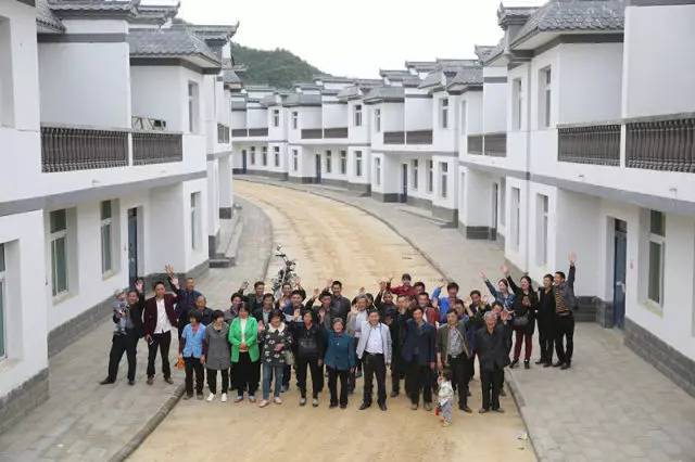 来党中央引领脱贫攻坚纪实CQ9电子app十八大以(图6) 来党中央引领脱贫攻坚纪实CQ9电子app十八大以(图6)