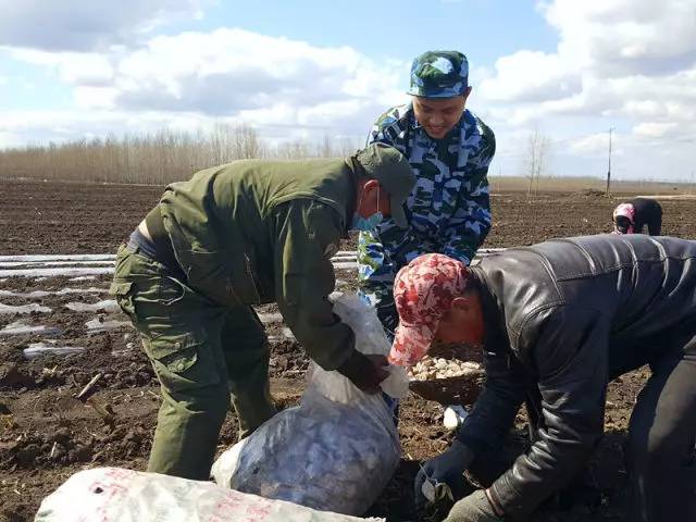 来党中央引领脱贫攻坚纪实CQ9电子app十八大以(图8) 来党中央引领脱贫攻坚纪实CQ9电子app十八大以(图8)